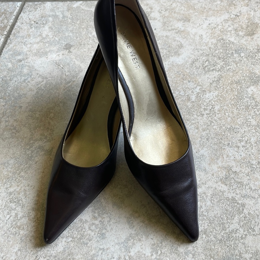 Nine West brown pump size 6